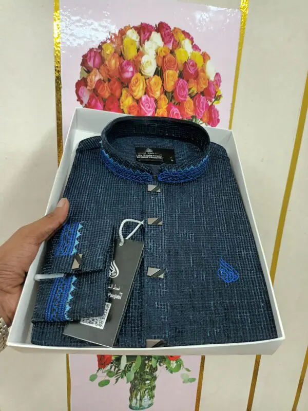 আকর্ষণীয় এমব্রয়ডারি পাঞ্জাবি - Image 5
